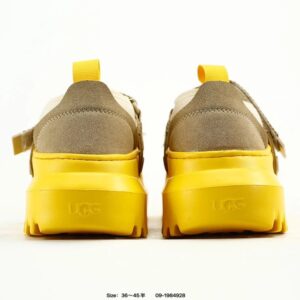 ugg peakmod lowcut tasmans beige