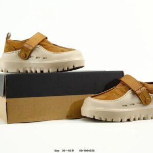 ugg peakmod lowcut tasmans tan​​