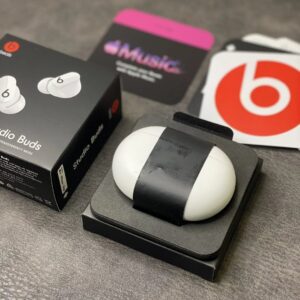 beats studio buds earbuds white