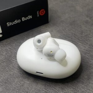 beats studio buds earbuds white