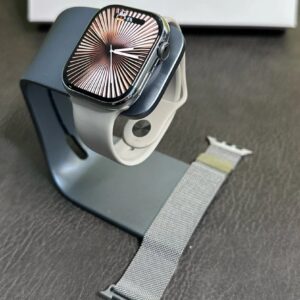 apple watch s10 black & white